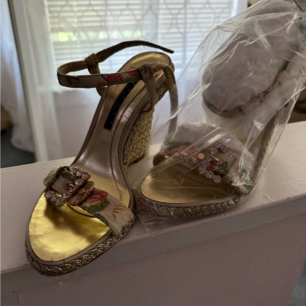 Laundry By Shelli Segal Gold and Pink Wedge Sandals